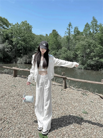 松弛夏日白开水穿搭